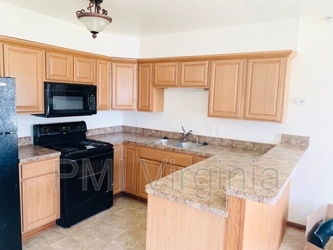 Foto del edificio - 2420 Saban Ave