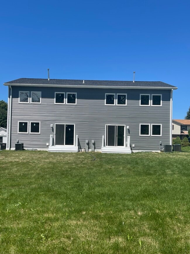 Building Photo - 3301 W Alvina Ave