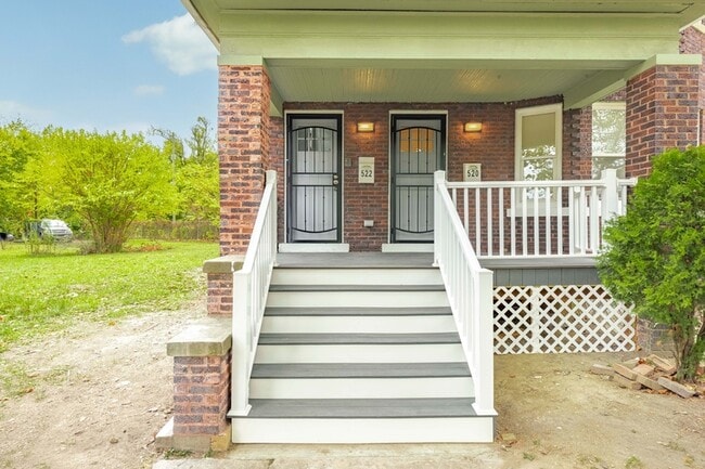 Building Photo - 520 Smith St