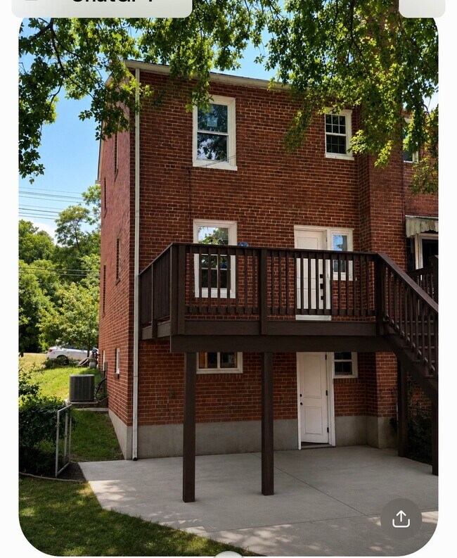 Foto del edificio - 2212 Marion Barry Ave SE