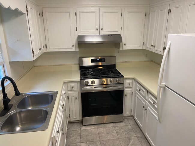 Cocina - 6041 Elstree Pl