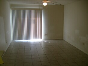 Building Photo - 1700 SW 16th Ct