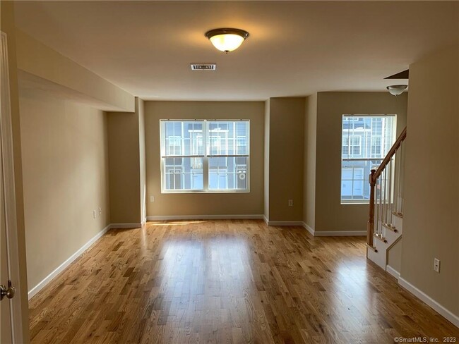 Building Photo - 27 Tridell Dr