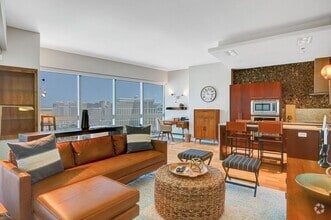 Building Photo - 4471 Dean Martin Dr