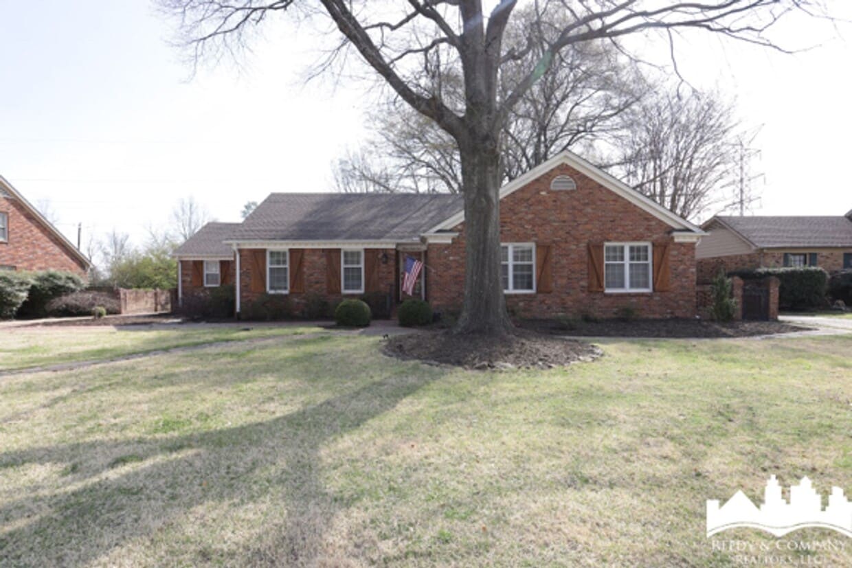 Primary Photo - 1264 Yorkshire Dr
