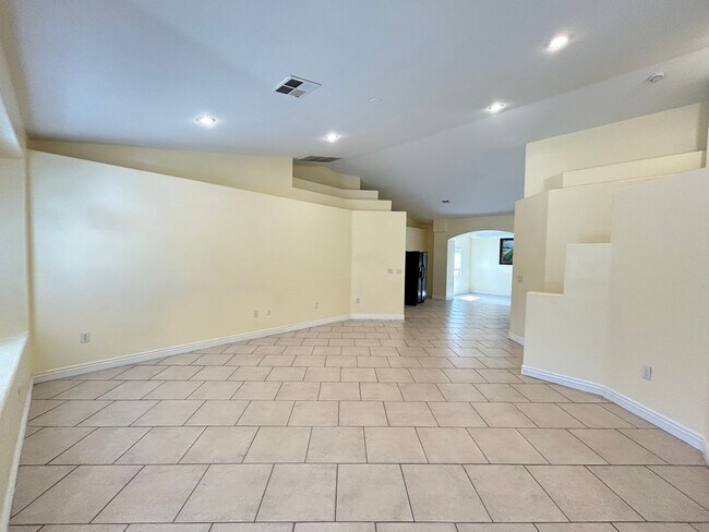 Foto del edificio - Single Story Home with No HOA