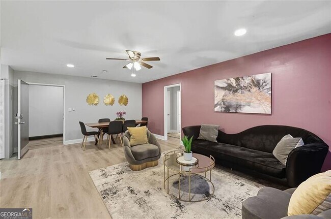 Foto del edificio - 3645 Peachtree Rd NE