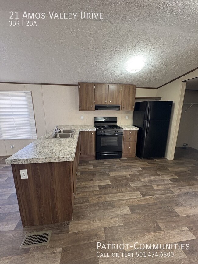 Foto del edificio - 21 Amos Valley Dr