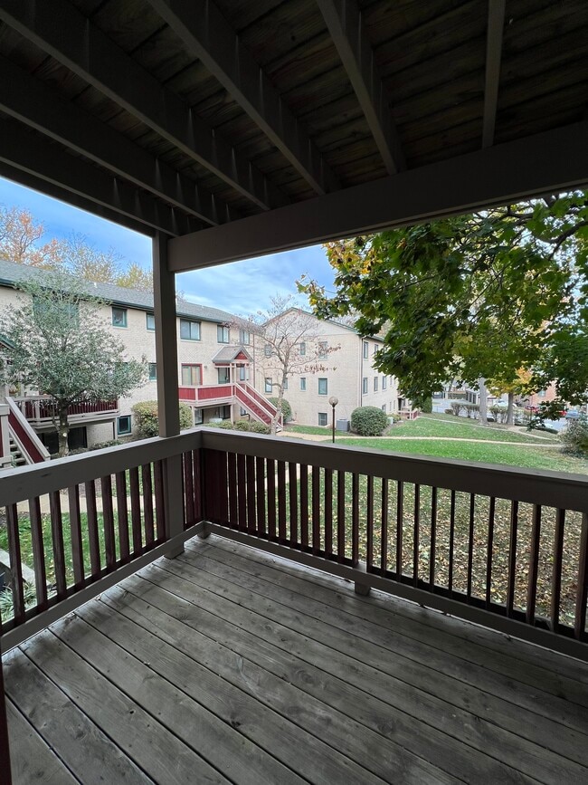 Building Photo - 4306 Eastview Ln