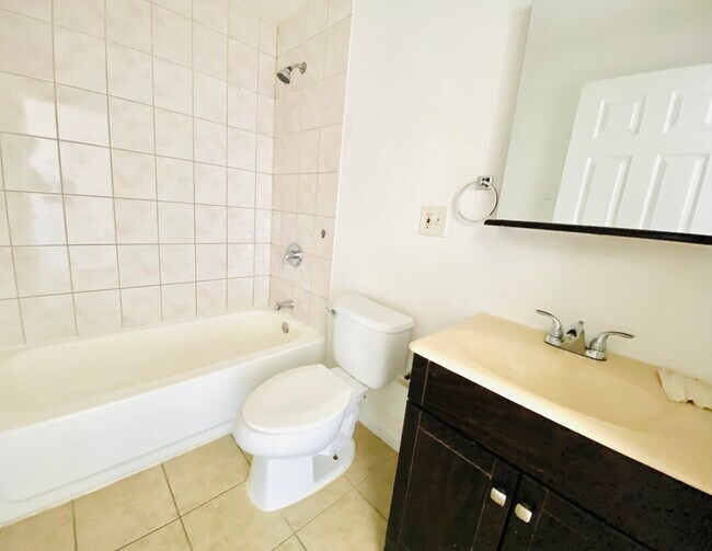 Foto del edificio - 2647 W 35th St