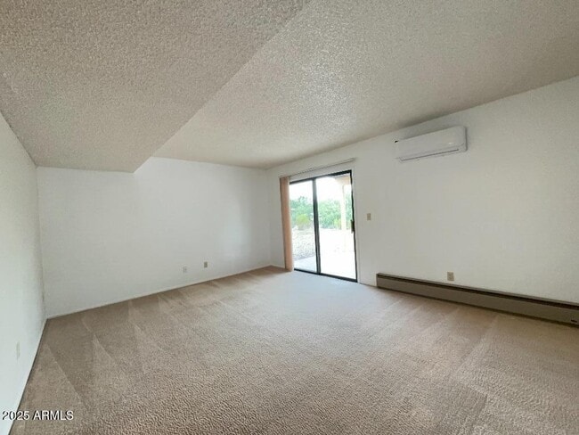 Building Photo - 4221 Plaza Oro Loma