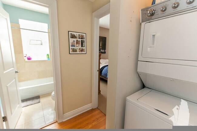 Foto del edificio - 4863 N Hermitage Ave