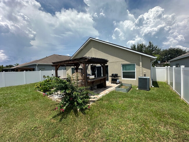 Building Photo - 7609 Wood Violet Dr