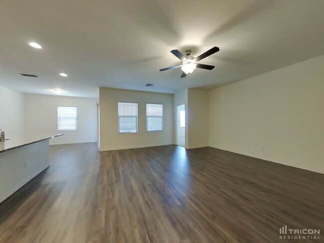 Building Photo - 4564 W Saddlebush Way