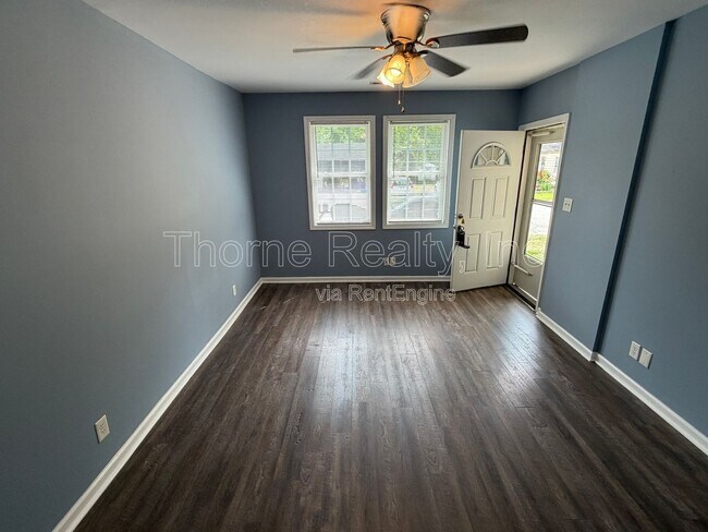 Foto del edificio - 704 Pinehaven Dr