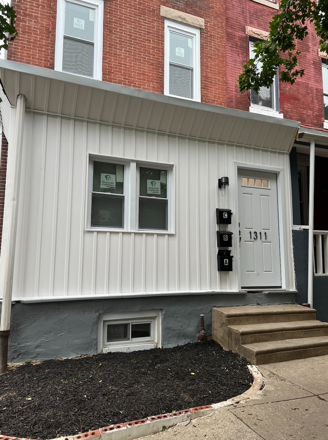 FRONT - 1311 S 47th St