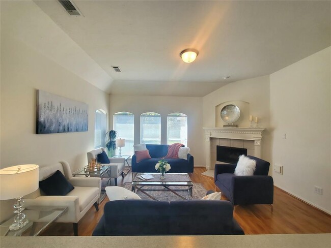 Foto del edificio - 4903 Falls Cir