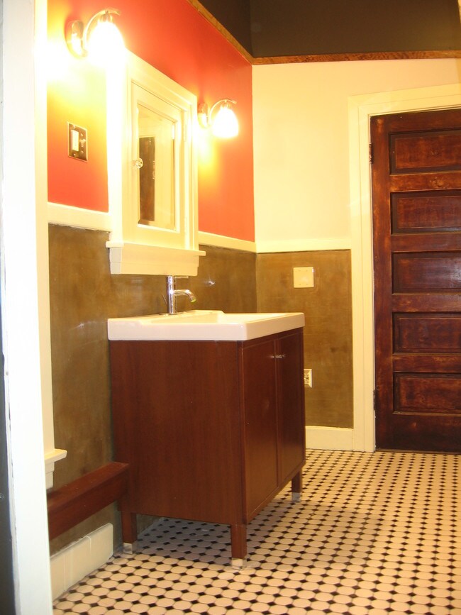 Foto del edificio - 40 W 4th St