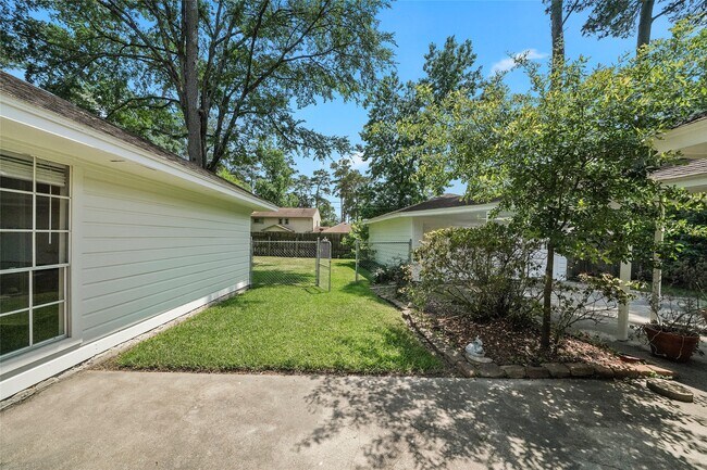 Foto del edificio - 719 Thornwood Dr