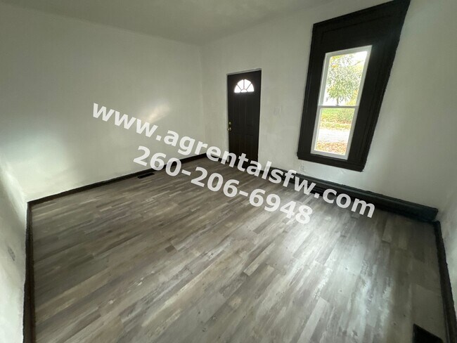 Building Photo - 3 Bedroom House - Section 8 OK!