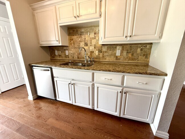 Foto del edificio - 427 N Rockford Pl