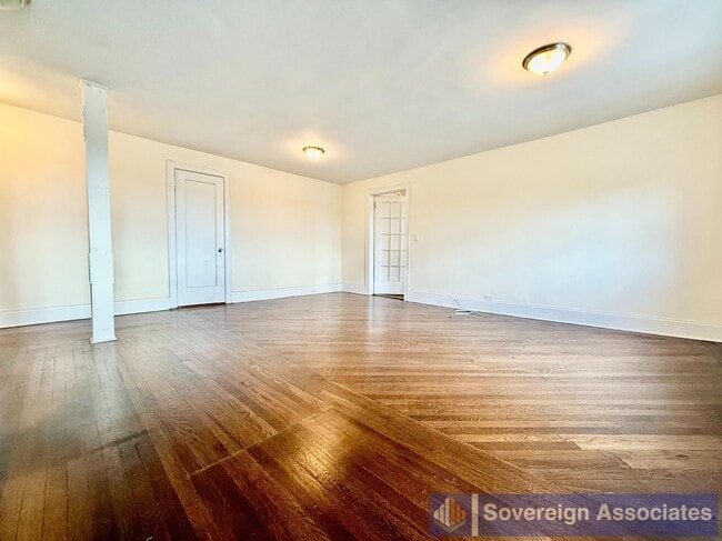 Building Photo - 21 Fifth Avenue