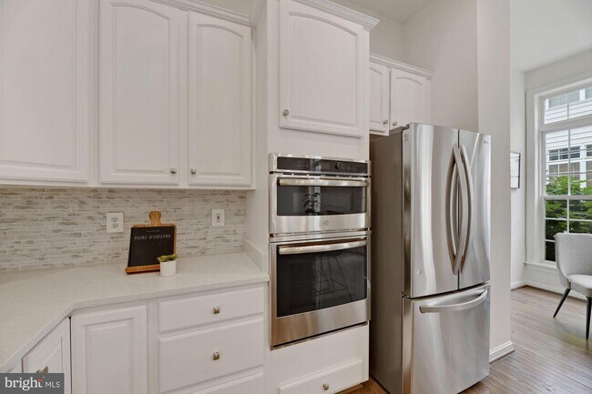 Building Photo - 2804 Laura Gae Cir