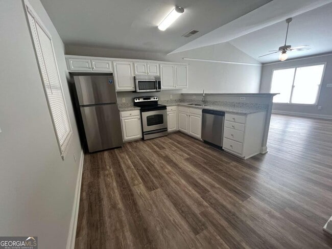 Building Photo - 162 Fair Oaks Dr