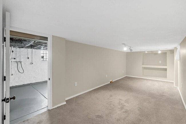 Building Photo - 6840 Plateau Ave