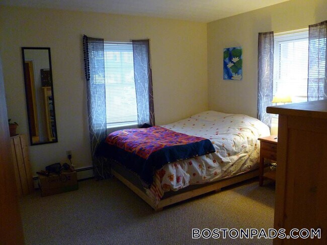 Building Photo - 8 Brattle Dr