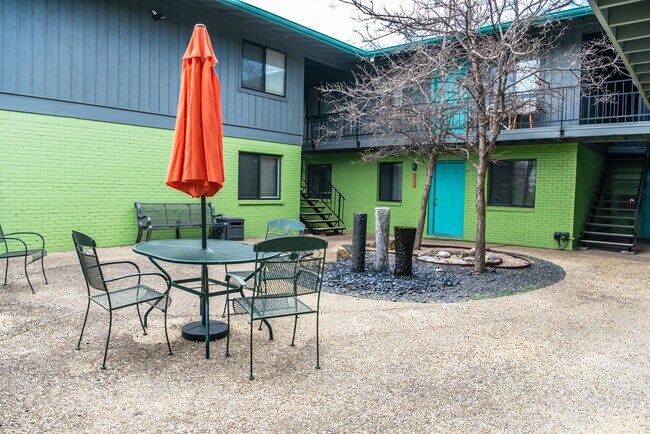 Foto del edificio - 3914 Ave D Ave