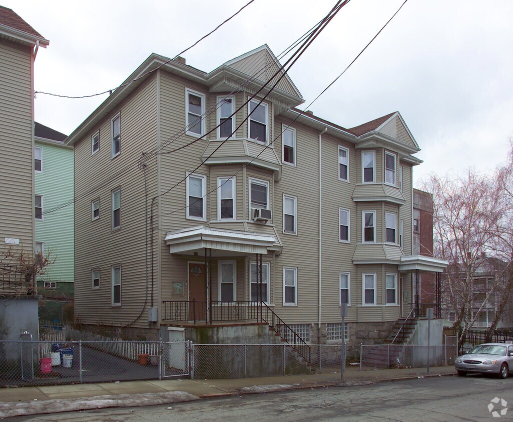 397407 William St, Fall River, MA 02721 Apartments in Fall River, MA