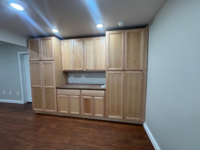 Building Photo - Beautiful main level home for sale