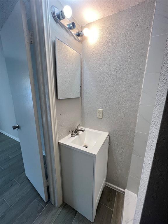 Foto del edificio - 9711 Linkmeadow Ln