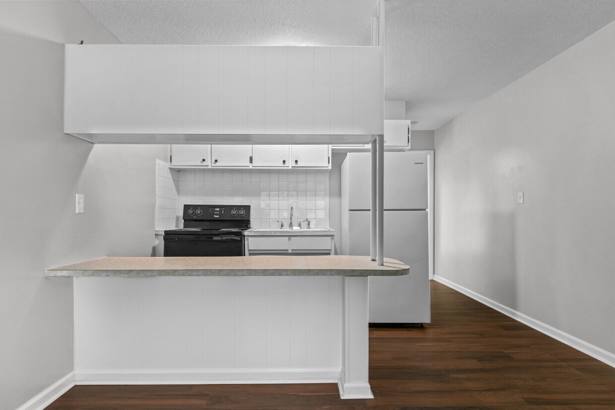 Primary Photo - 644 N 31st St