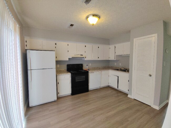 Building Photo - 7 Duiguid Dr