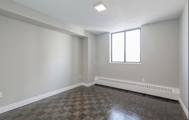 Building Photo - 25 San Romanoway