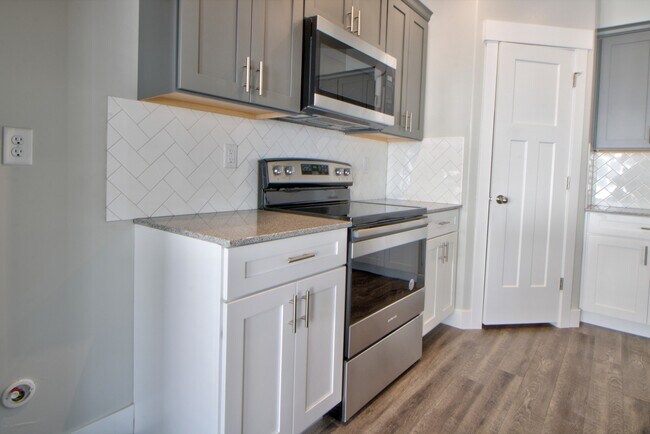 Foto del edificio - 4 Bedroom 2.5 Bathroom Townhome in Lehi