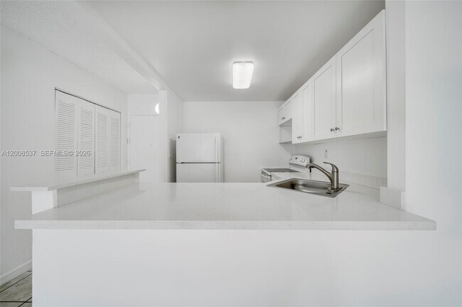 Building Photo - 801 NW 47th Ave