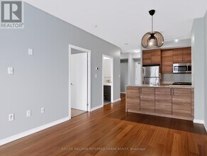 Building Photo - 70 Forest Manor Rd