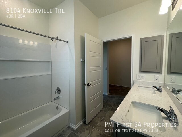Foto del edificio - 8104 Knoxville Trl