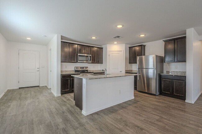 Foto del edificio - 1536 E Demain Dr