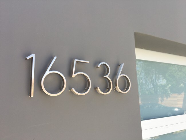 Foto del edificio - 16536 Moorpark St