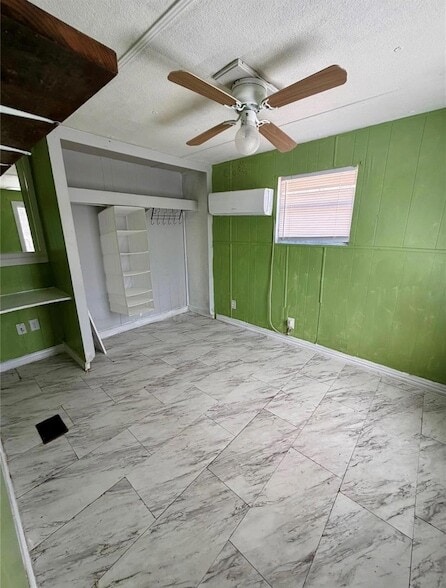 Building Photo - 109 Seminole Dr