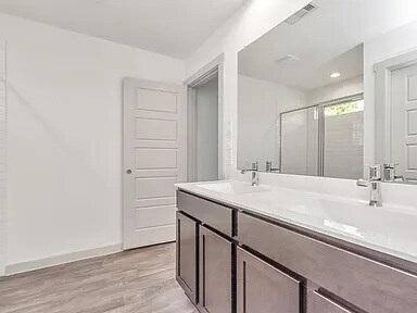 Foto del edificio - 12735 Ermine St