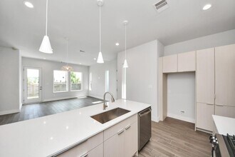 Building Photo - 3015 Pelon Cay Dr