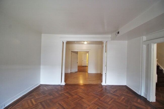 Building Photo - 2026/2027 JHU Off-Campus Awesome 6bd/3ba spacious and CAC! Available 6/15