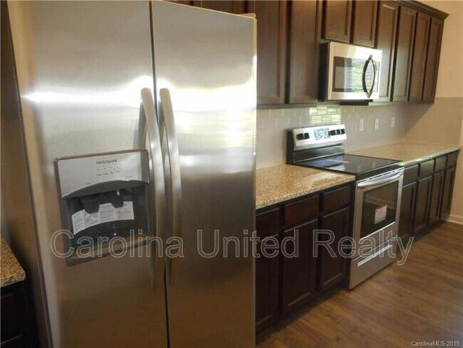 Foto del edificio - 9339 Arbor Creek Dr