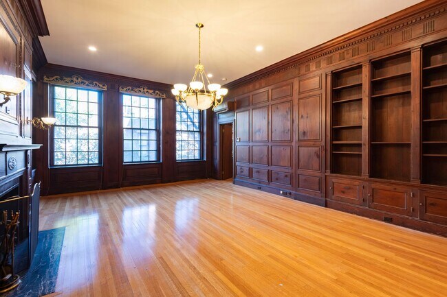 Building Photo - Back Bay Beauty, No Pets and No Smoking