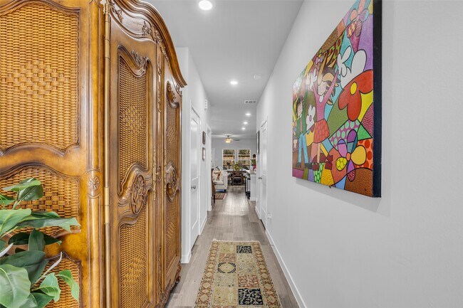 Foto del edificio - 7866 Alset Dr
